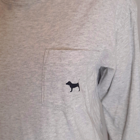 PINK Victoria's Secret Grey Long Sleeve T-Shit w/"LOVE PINK" Graphic on the Back - Picture 4 of 5